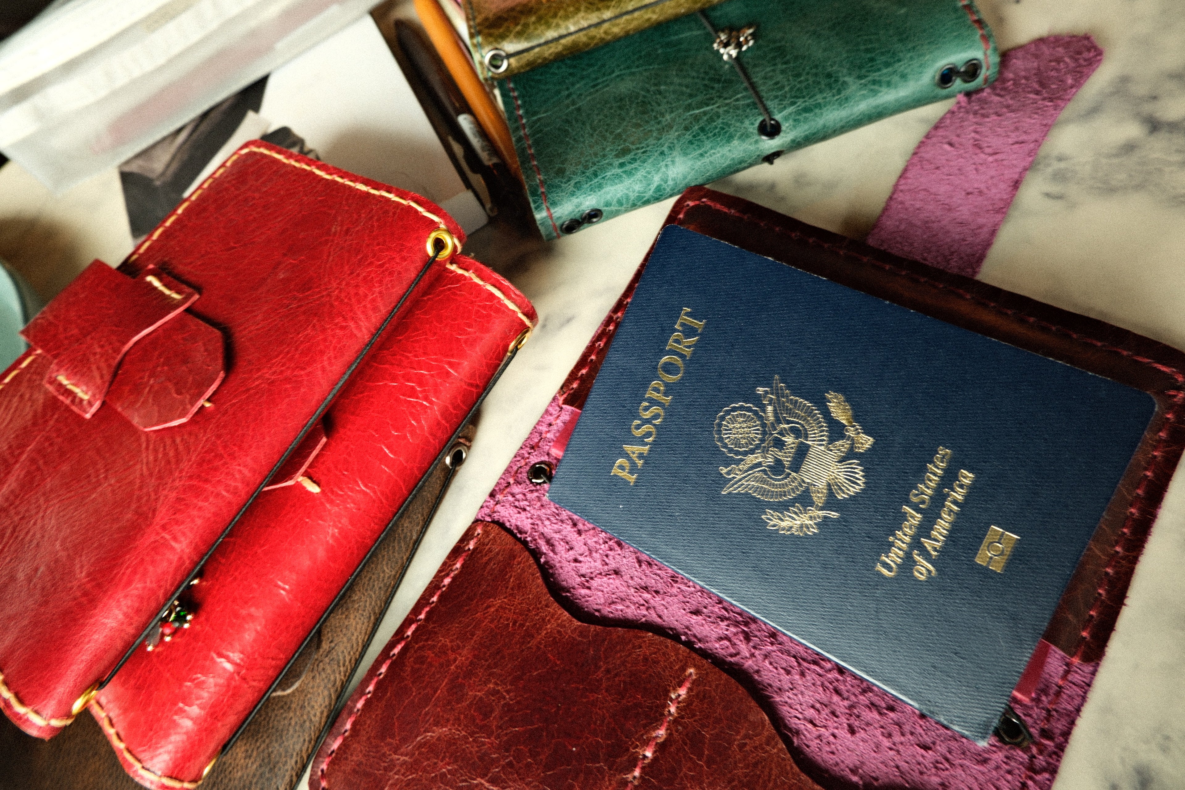 The pocket companion (Deep purple)