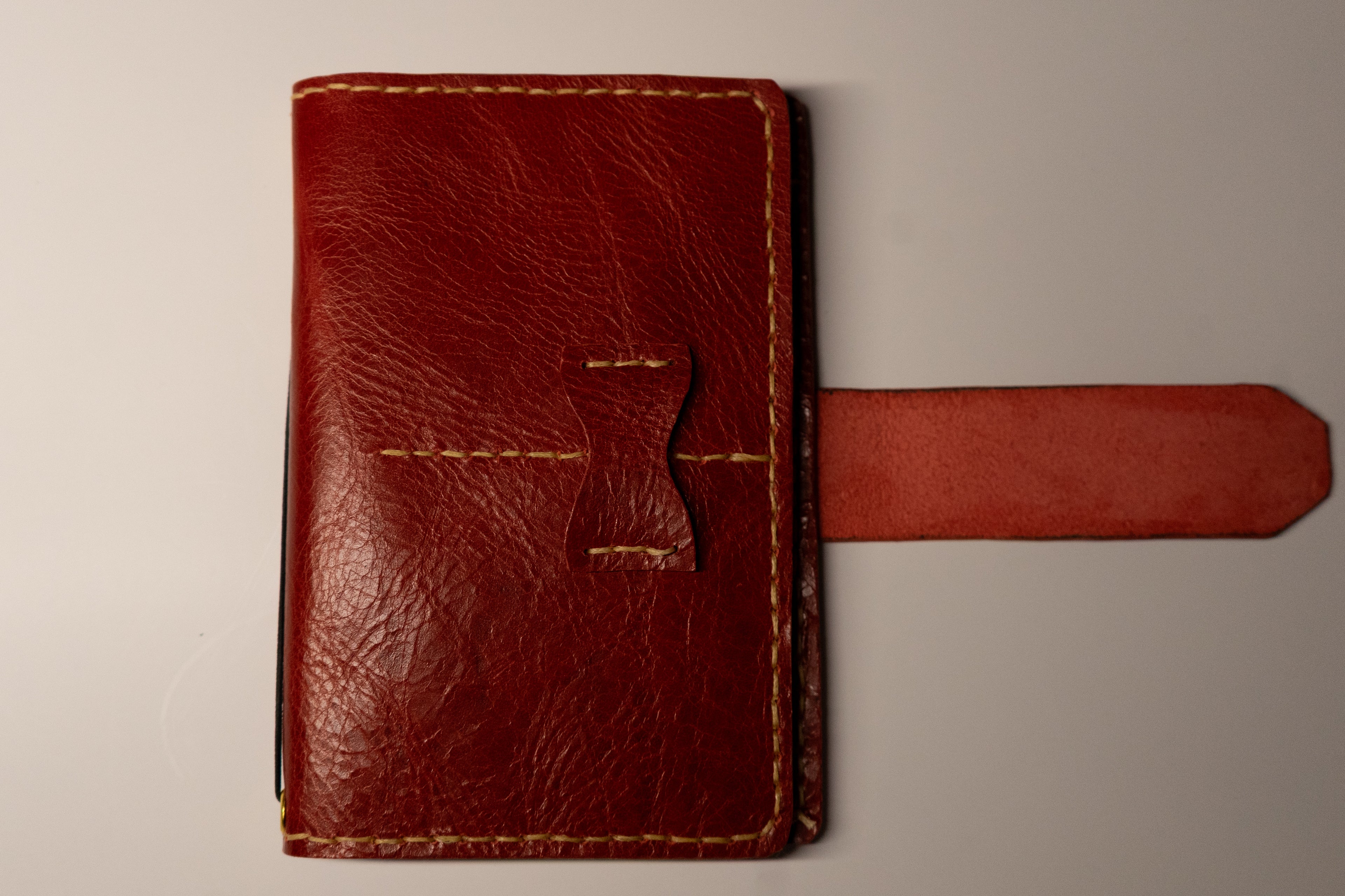 The pocket companion (Red)