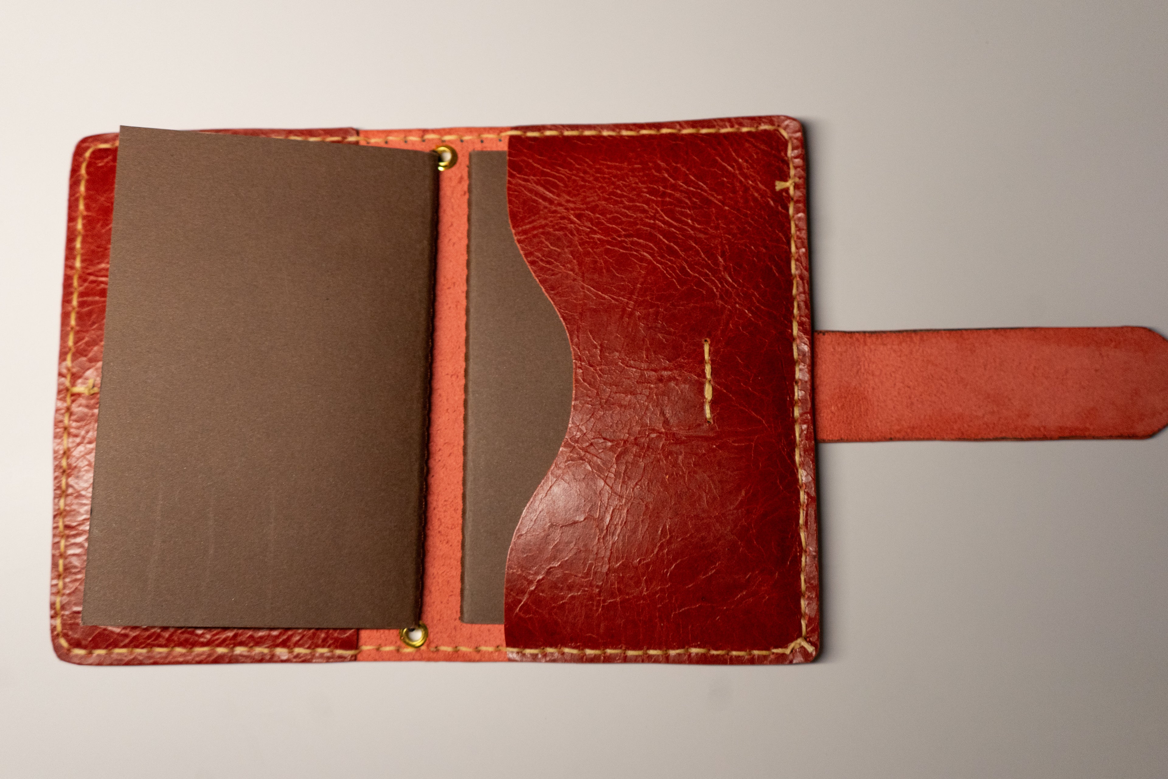 The pocket companion (Red)